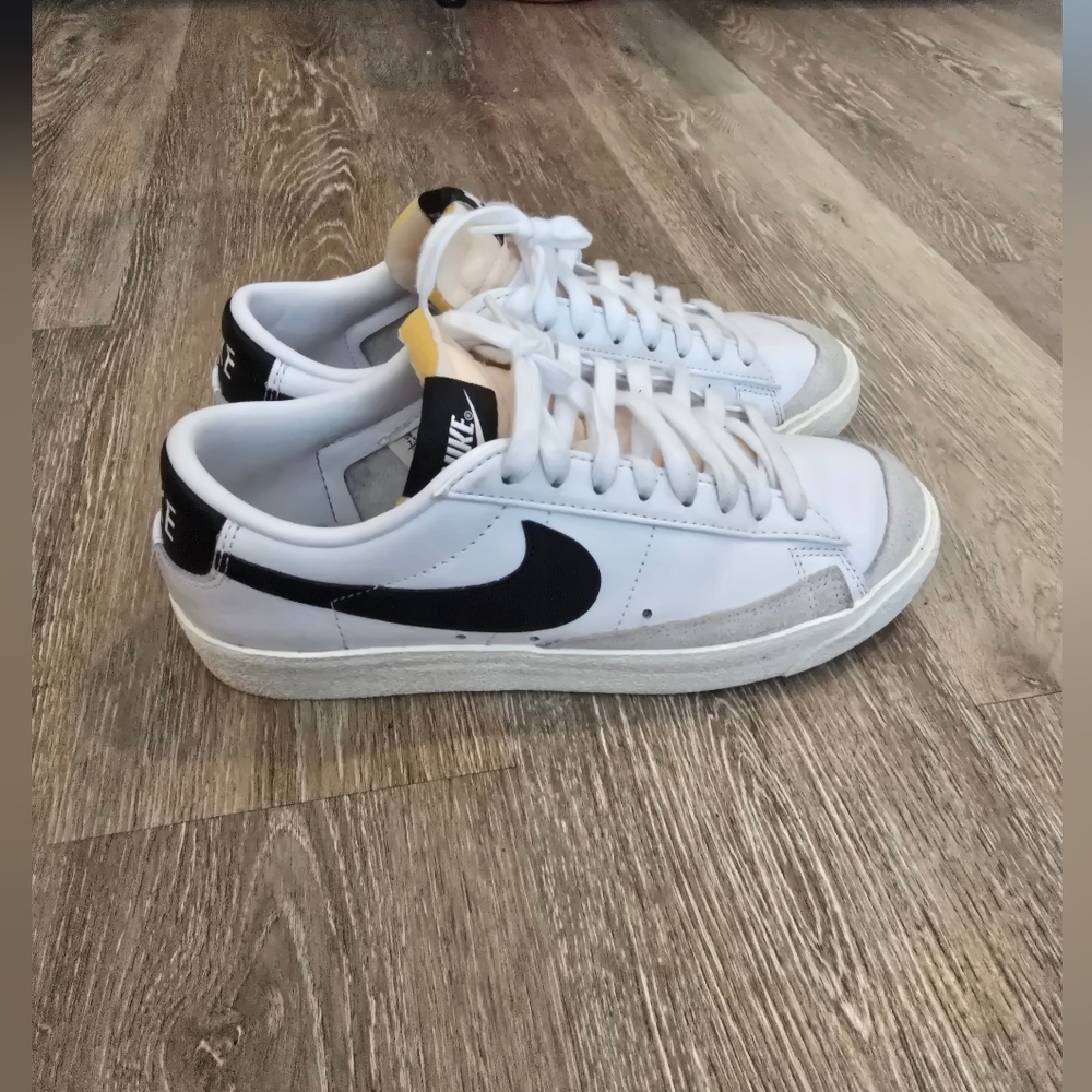 Nike Blazer '77 Sneaker